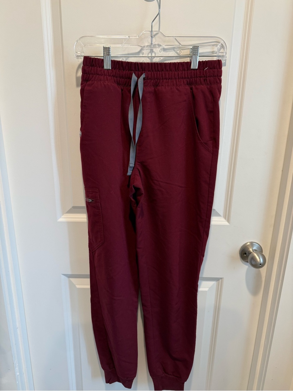 FIGS Zamora Jogger Scrub Pants Burgundy Wine XS PO 1926